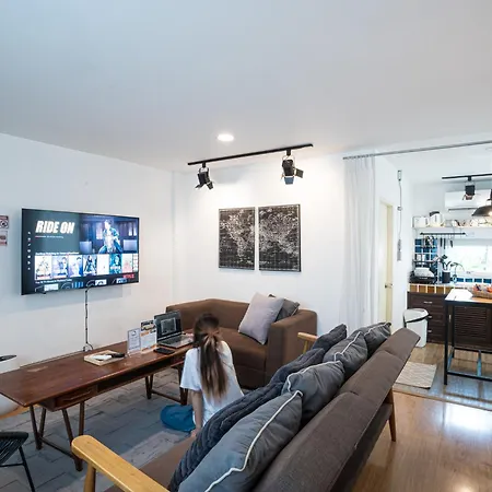2 Bedrooms 1 Living Room Near Old City